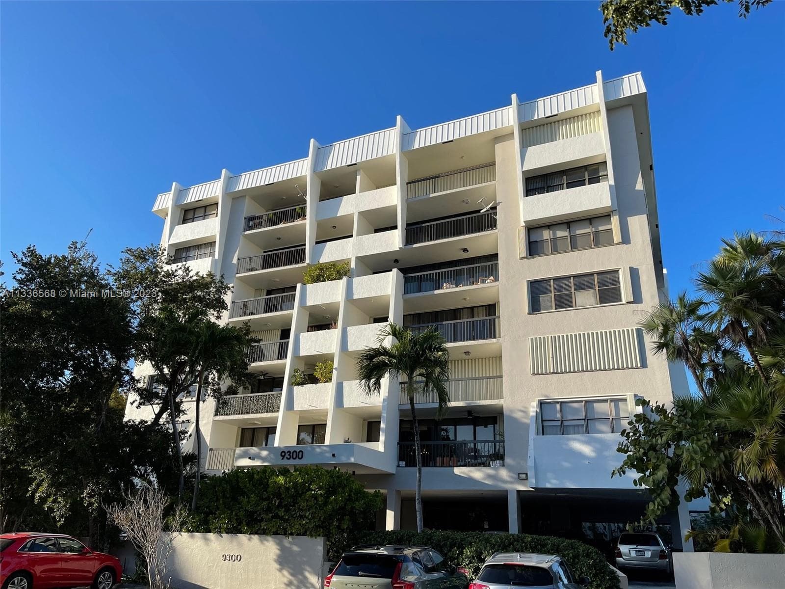 9300 HARBOR TERRACE CONDO